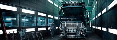 Volvo trucks euro 6 services FH 16 in workshop