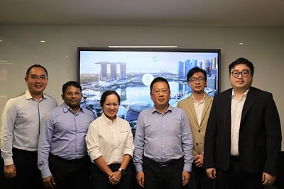 Desmond Toh-Global Head of Sustainability GLC, Achuth Das-Country Manager Volvo Buses Singapore, Marishya Wilhelmina-Director Volvo Buses APAC Central,Yang Mingdong-CEO GLC, Bai Xin-CFO GLC, Zhang Xubin-COO GLC.