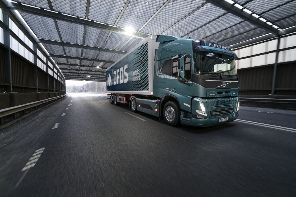 DFDS utökar rekordordern - beställer ytterligare 25 eldrivna lastbilar från Volvo 