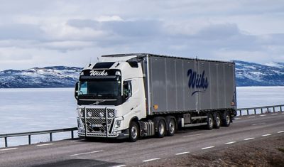 Švédsky vodič Lars Lindgren prepravuje všeobecný náklad medzi severným Švédskom a viacerými cieľmi v Nórsku so svojím Volvo FH vybaveným I-Shift Dual Clutch