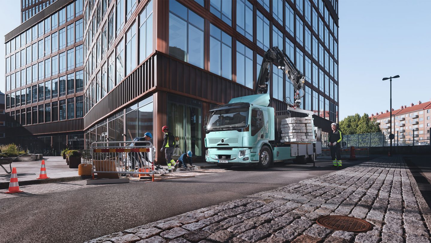 „Volvo FE“ statybvietėse
