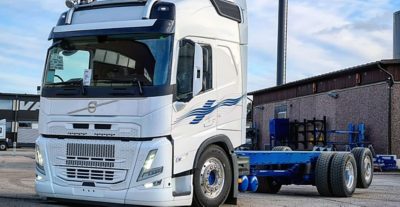 Kuljetus M. Holmstömin uusi Volvo FM ennen päällirakennukseen menoa.