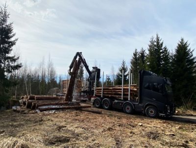 Volvo FH16 puuauto: Matikainen