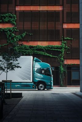 Volvo FM Electric in an urban environment