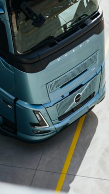  Fronten af en Volvo FH Aero Electric