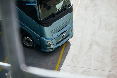 Přední strana Volvo FH Aero Electric