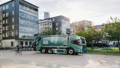 volvo-trucks--electric-garbage-truck-range