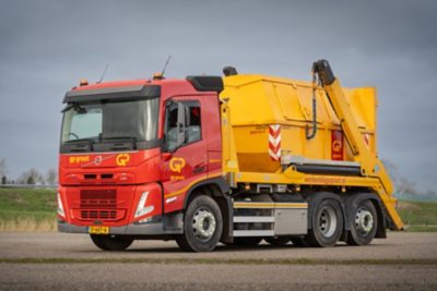 Volvo FM-portaalauto van GP Groot