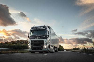 Een geheel zelfrijdende Volvo FH in actie in de kalksteengroeve in het Noorse Brønnøy