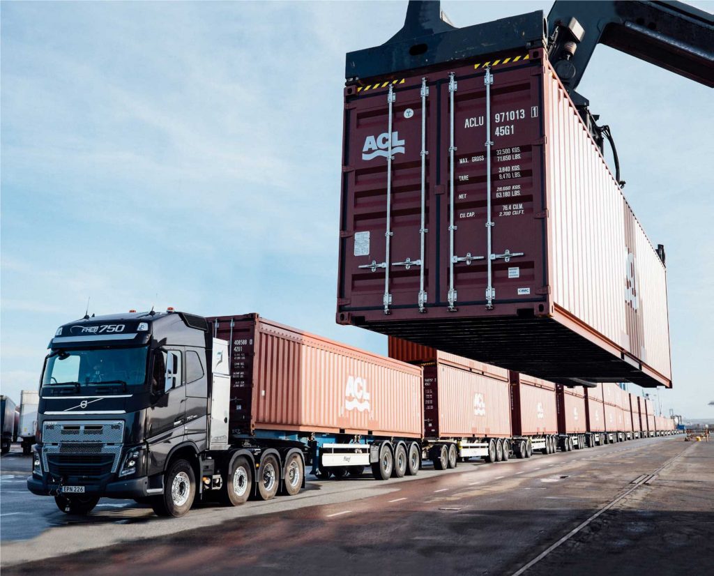 A container about to be put in place. The test can soon begin.