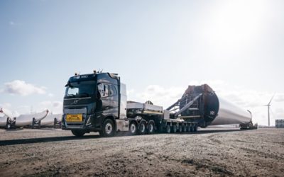 Volvo FH16 transportando aerogeneradores