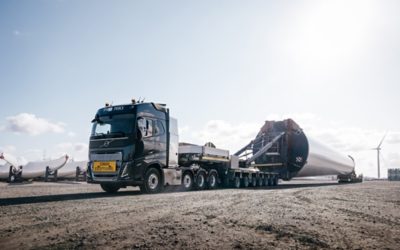 Volvo FH16 pulling wind turbines