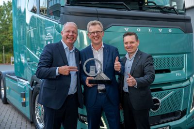 Volvo accepted the award on September 14 at the International Truck of the Year ceremony during IAA Transportation in Hanover, Germany. Pictured L-R Martin Lundstedt, CEO and president of Volvo Group; Roger Alm, executive vice president of Volvo Group and president of Volvo Trucks; and Jens Holtinger, chief technology officer of Volvo Group and executive vice president of Trucks Technology & Industrial Division