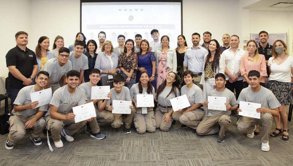 Concluyó una nueva edición del programa de capacitación laboral y personal de Volvo Trucks con Fundación Pescar