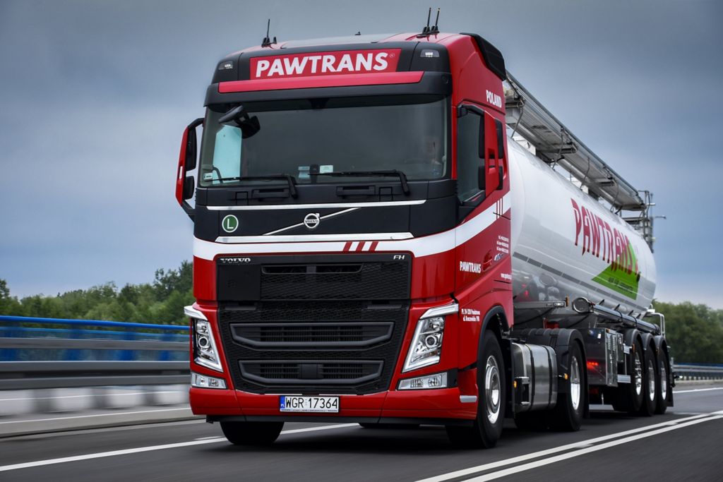 Volvo FH w barwach firmy Pawtrans