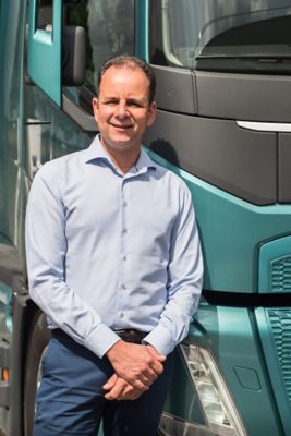 Jan Schouten, Manager Energy Transition, bij elektrische Volvo-truck