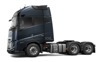 Exterior image showing the Volvo FH16 from the side