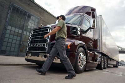 Mack Trucks will display its latest vocational models at ConExpo-Con/Agg 2026, March 3-7, at the Las Vegas Convention Center, Las Vegas, Nevada, including an all-new Mack Anthem 6x4 Day Cab.