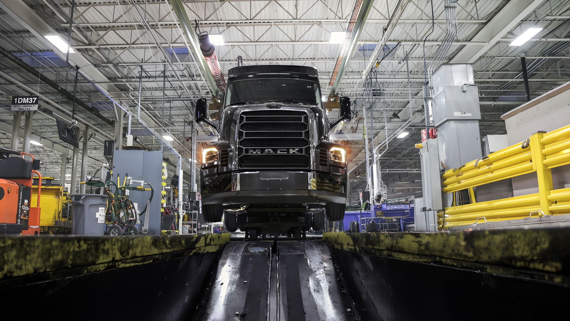 Mack Trucks today announced the start of production for the all-new Mack Pioneer™ at its Lehigh Valley Operations (LVO) manufacturing facility in Macungie, Pennsylvania.