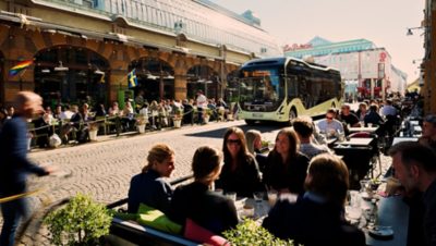 Volvo buss i staden | Volvokoncernen