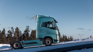 Nowa unikalna funkcja zwiększająca bezpieczeństwo w elektrycznych samochodach ciężarowych Volvo