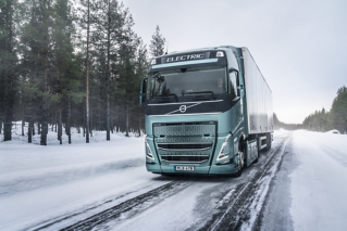 Nowa unikalna funkcja zwiększająca bezpieczeństwo w elektrycznych samochodach ciężarowych Volvo