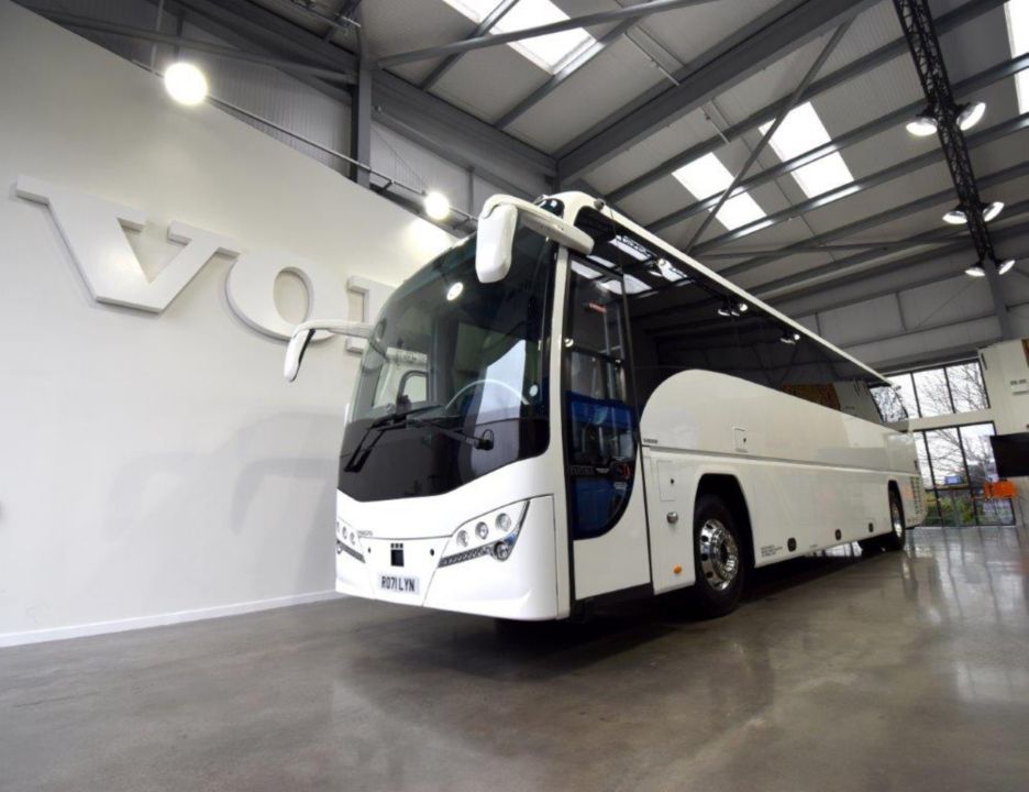 New Volvo Panther ‘purrs’ for Roselyn Coaches
