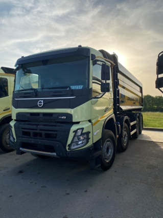 Osam novih Volvo kamiona za Dugić doo