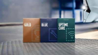 Een rij vakjes met tekst, die het aanbod van servicecontracten laat zien: Gold-contract, Blue-contract en Uptime Care-contract.