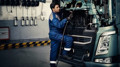 Volvo trucks services servicing contracts technician front