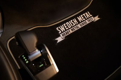Mattor med logga och silverkant