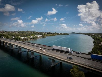 Volvo Trucks launches a new service which enables the activation of automatic speed limitation in predefined geographical areas.