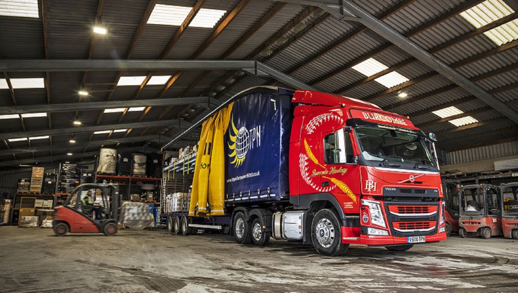 The UK’s First I-Shift, Dual Clutch equipped Volvo FM Tractor Unit is ‘King of the Hills’ in Cornwall and Devon
