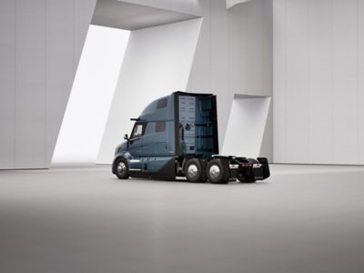 Rear view of the all-new Volvo VNL