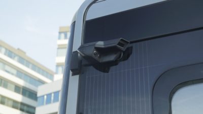 Caméra de recul sur le côté d'un autobus Volvo électrique