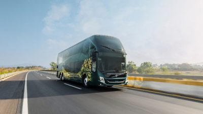 Front-view angle of a Volvo 9800 Double Decker driving on a motorway.