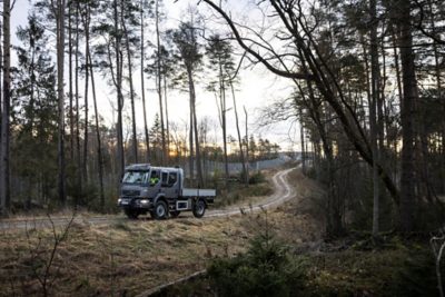 Volvo FL4x4 driving in off-road environment