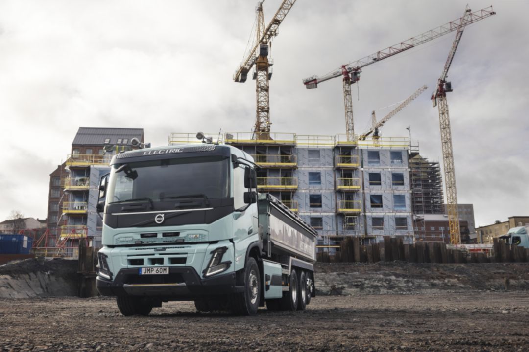Volvo tilbyder elektriske lastbiler til entreprenørkørsel