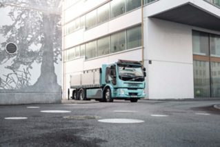 The cab exterior design make the Volvo FE a perfect fit in the street.