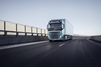 Laadstekker bij elektrische Volvo-truck