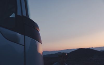 Vedere frontală detaliată asupra Volvo FH Aero 