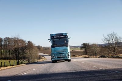 עד 600 ק"מ בטעינה אחת. זה המרחק שתוכל לנסוע משאית חשמלית כבדה מהדור הבא של וולוו. 