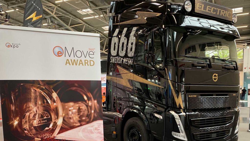 Der Volvo FH Electric gewinnt den eMove360° Award 2023