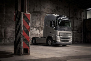 The Volvo FH is smooth around the edges.