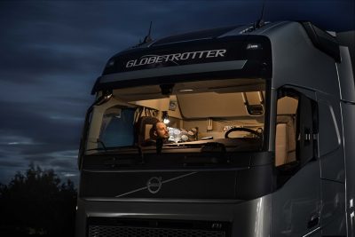 La cabina del camión Volvo FH garantiza un sueño confortable estés donde estés