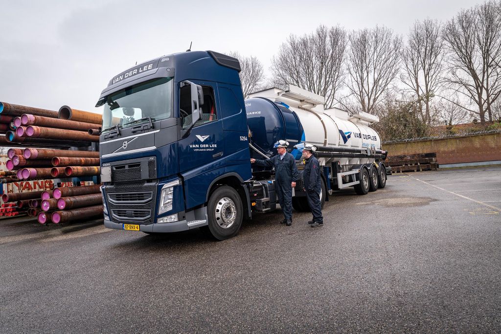 36 Volvo FH-trucks voor transportbedrijf Van der Lee - Vervaeke Group
