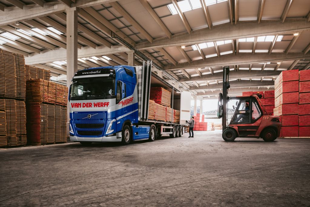 Binnenkort ook nieuwe Volvo-trucks voor Van der Werff Logistics in Brabant 