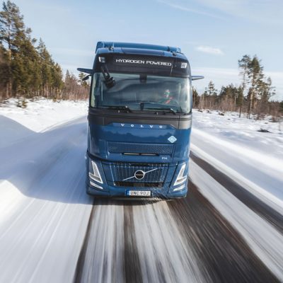 Sideview of  a Volvo FH hydrogen truck on a road