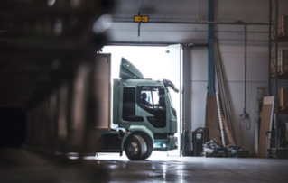 The cab exterior design makes the Volvo FL a perfect fit in the street.