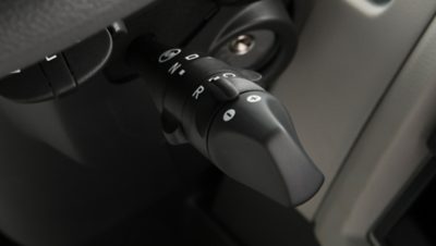 Choose between automatic or manual mode with the lever
